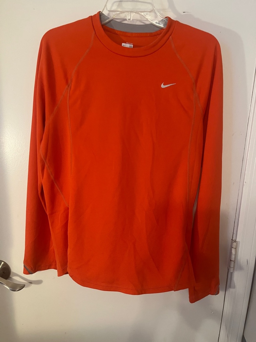 Nike Fit Dry exercise orange tee men size medium long sleeves